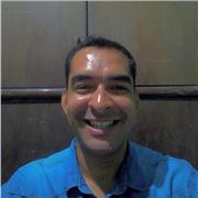 Sou formado em Filosofia (Licenciatura) e possuo especialização em ensino religioso. Tenho familiaridade com textos, artigos e 
jornais de cunho filosófico, histórico e literário. Gosto de ser didático em minhas aulas para 
proporcionar aos alunos o mel